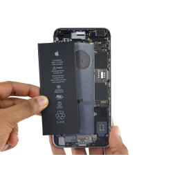 Замена батареи iPhone 6s Plus